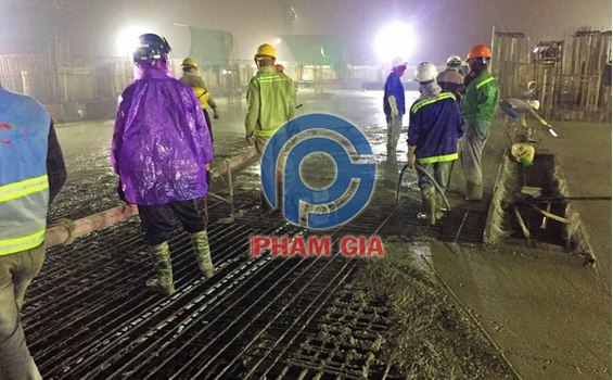 Hướng dẫn cách xử lý khi đổ bê tông gặp trời mưa