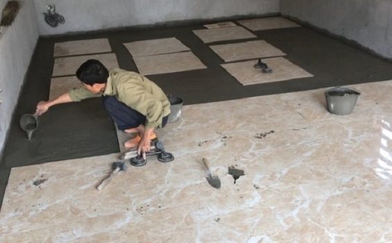 Các yếu tố ảnh hưởng và phương pháp tính giá nhân công lát gạch