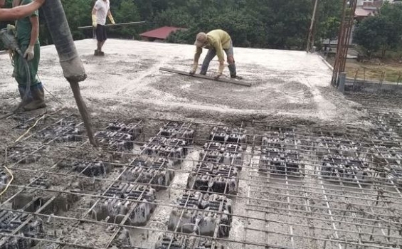 Tìm hiểu so sánh bê tông thương phẩm và bê tông trộn tay