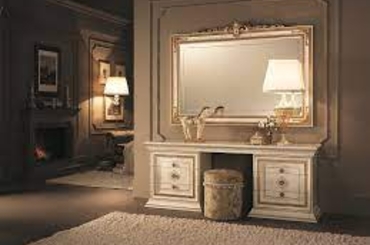 Sự lựa chọn tinh tế: Bàn trang điểm gỗ cho không gian làm đẹp