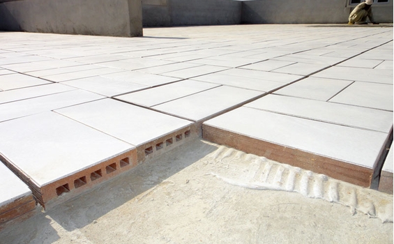 Gạch chống nóng sân thượng: Kết hợp hiệu quả giữa tính thẩm mỹ và tính năng