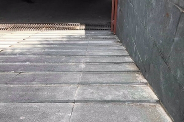 Làm sao để lựa chọn loại gạch lát dốc tầng hầm phù hợp với phong cách kiến trúc của bạn?