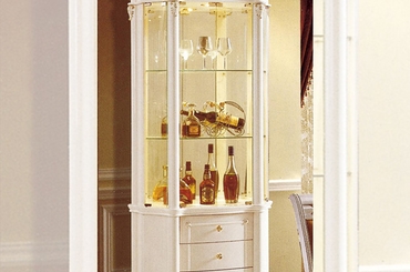 Tủ Rượu Trang Trí: Khi Nghệ Thuật Giao Hòa Với Đam Mê