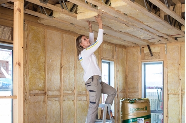 Sự khác biệt giữa trần chống nóng và các vật liệu cách nhiệt khác