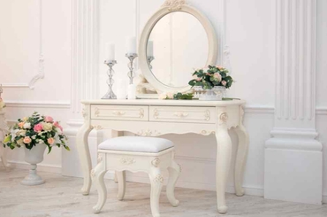 Bí Quyết Lựa Chọn Bàn Trang Điểm Gỗ Tự Nhiên Hợp Phong Cách và Tiện Ích