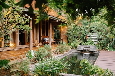 Bí Quyết Tạo Dựng Khu Vườn Xanh Mát Trong Mùa Hè