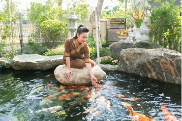 Hồ Cá Cảnh Ngoài Trời: Tạo Không Gian Sống Gần Gũi Thiên Nhiên và Thư Giãn