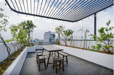 Ý Tưởng Trang Trí Sân Thượng Đẹp Mắt Cho Không Gian Sống Ngoài Trời