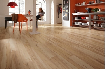 So Sánh Chi Phí và Lợi Ích Giữa Sàn Gỗ và Các Loại Sàn Khác