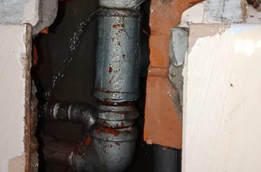 Các Vấn Đề Thường Gặp Với Đường Ống Nước Âm Tường Và Cách Khắc Phục