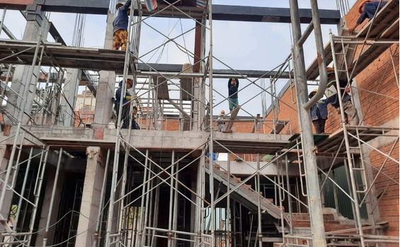 BÁO GIÁ XÂY NHÀ PHẦN THÔ MỚI NHẤT NĂM 2024: NHỮNG YẾU TỐ CẦN LƯU Ý