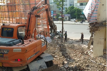 Những Điều Bạn Cần Biết Khi Phá Dỡ Nhà Tại Hà Nội: Quy Định và Dịch Vụ