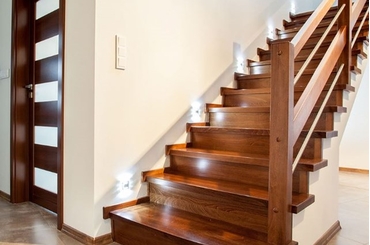 Phong Thủy Cầu Thang – Vị Trí, Số Bậc, Kiểu Dáng Hợp Lộc