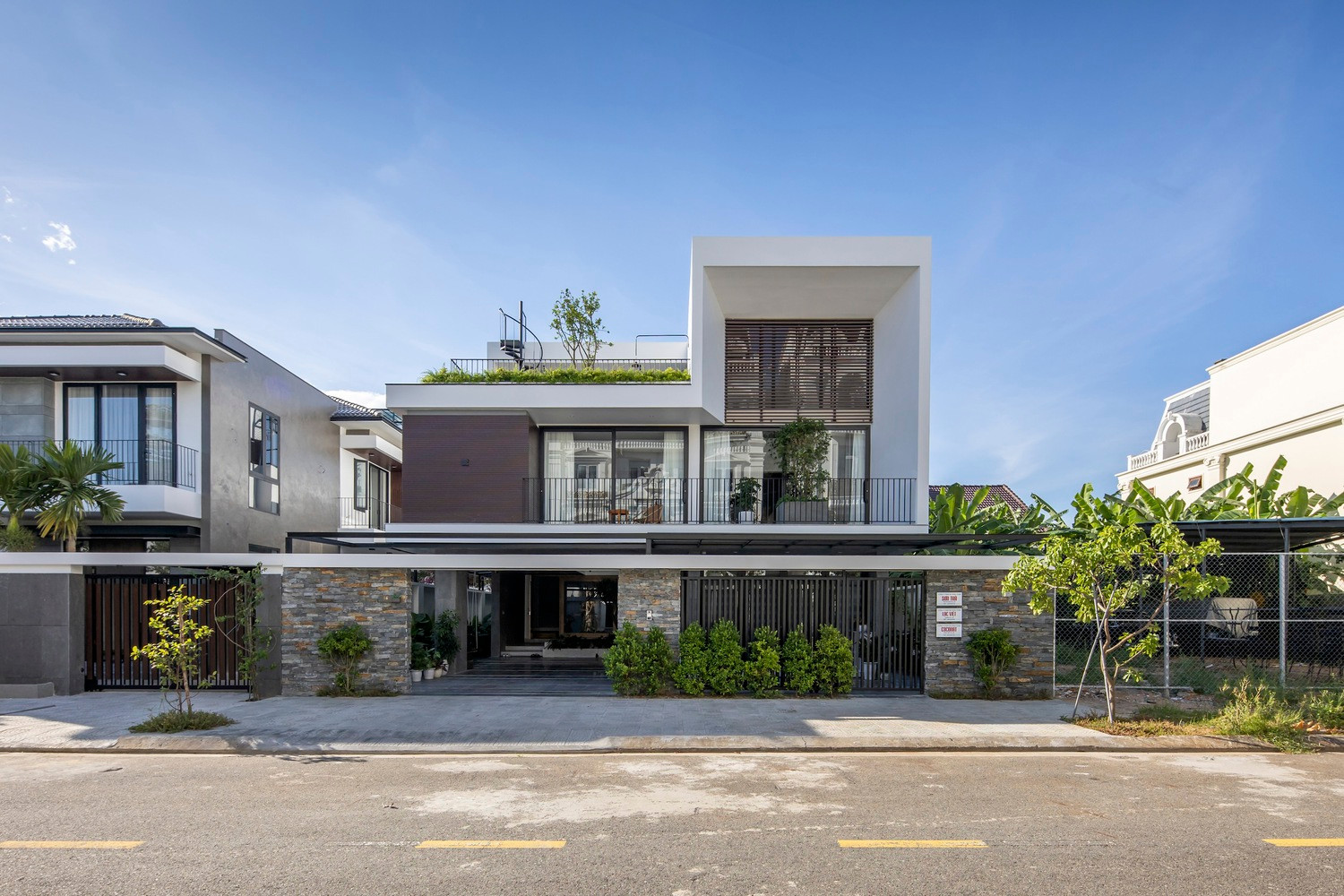 nhà ở kết hợp văn phòng