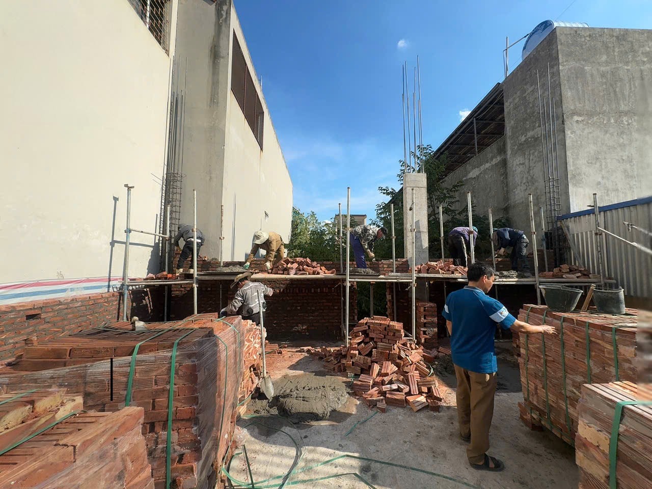 tiến độ thi công xây nhà